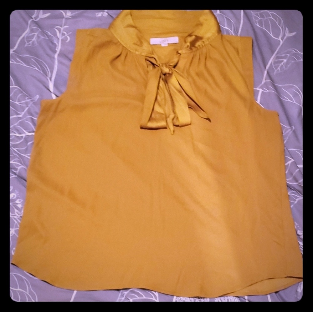 Sleeveless blouse